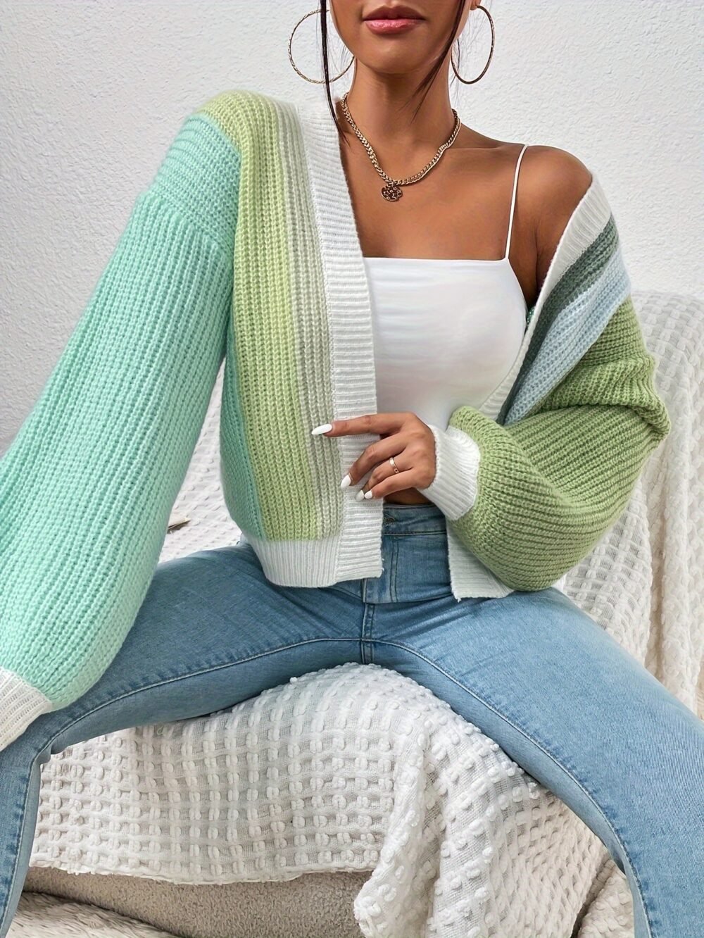 4d4960bd-8d6b-42b9-9fc8-693c81943e61.jpg Women's Color-Block V-Neck Long Sleeve Sweater Cardigan