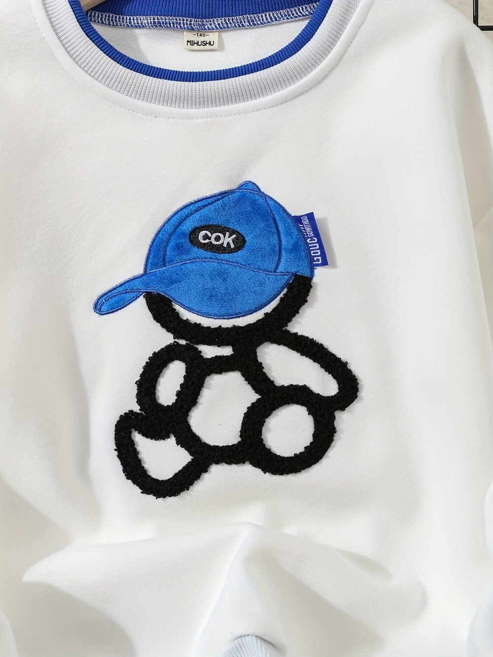 Men's Embroidered 2-in-1 Style Round Neck Sweatshirt