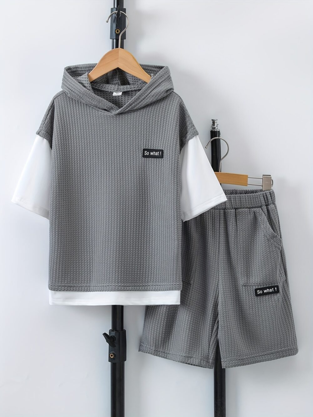 531268ecf7834721a1f9fc2840133ed8.jpg Boys' 2-in-1 Letter Print Short Sleeve Outfit Set
