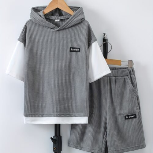 531268ecf7834721a1f9fc2840133ed8.jpg Boys' 2-in-1 Letter Print Short Sleeve Outfit Set